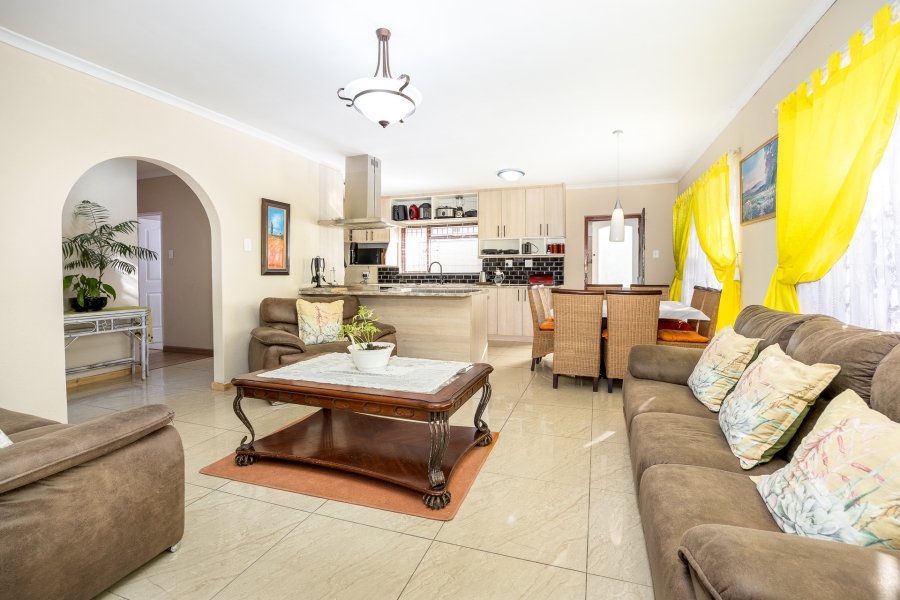 4 Bedroom Property for Sale in Mabille Park Western Cape